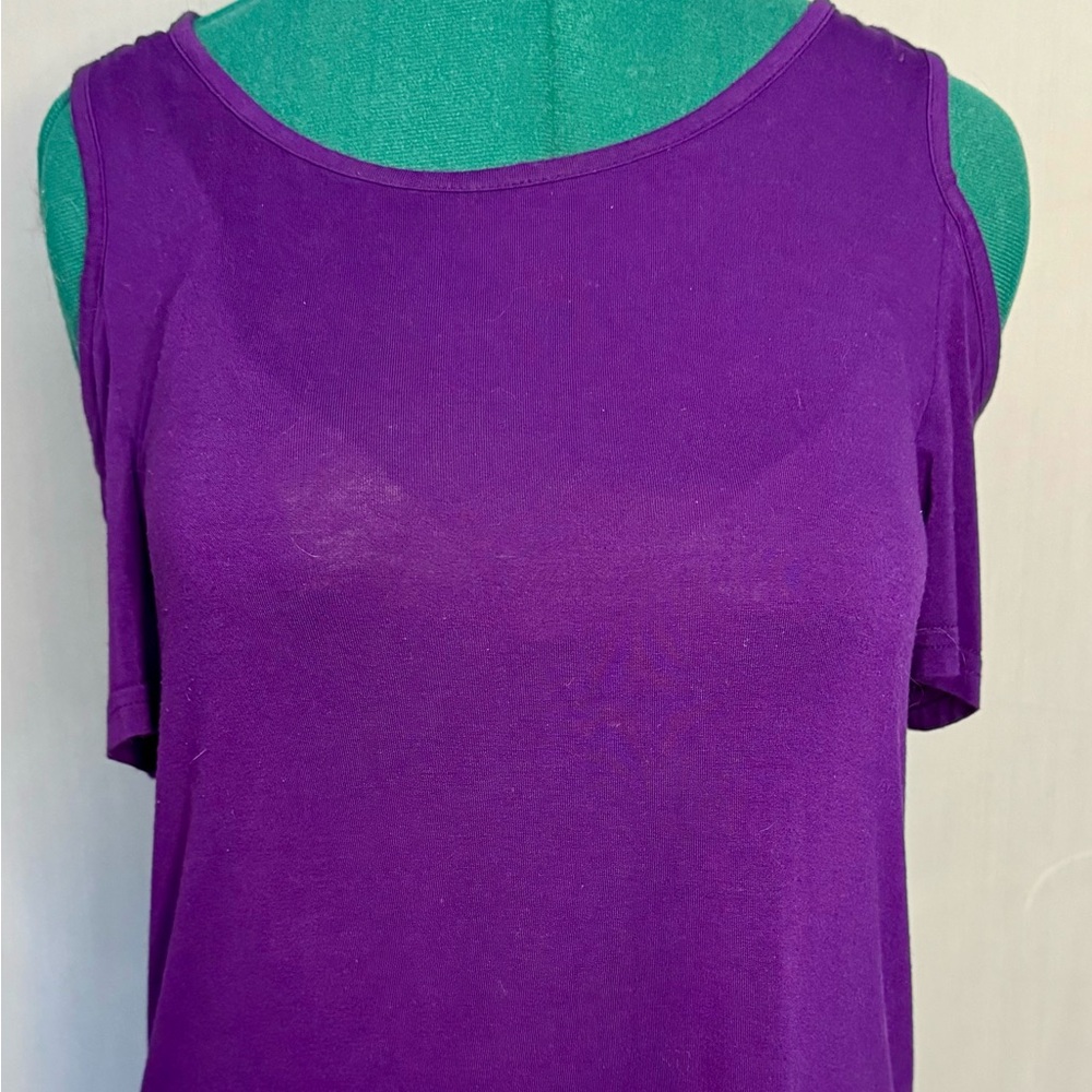 Deep purple bare-shoulder loose fitting short sleeve shirt, size large